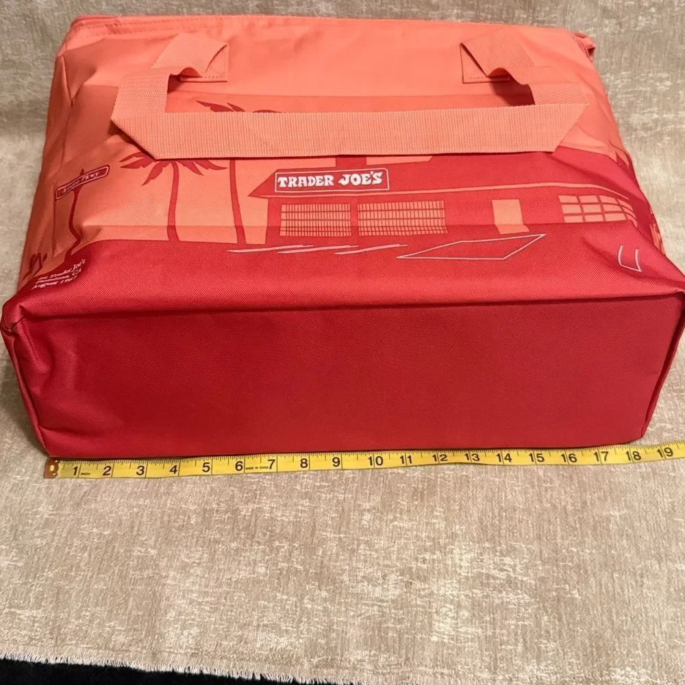 Trader Joe's Large Insulated Bag in Peach